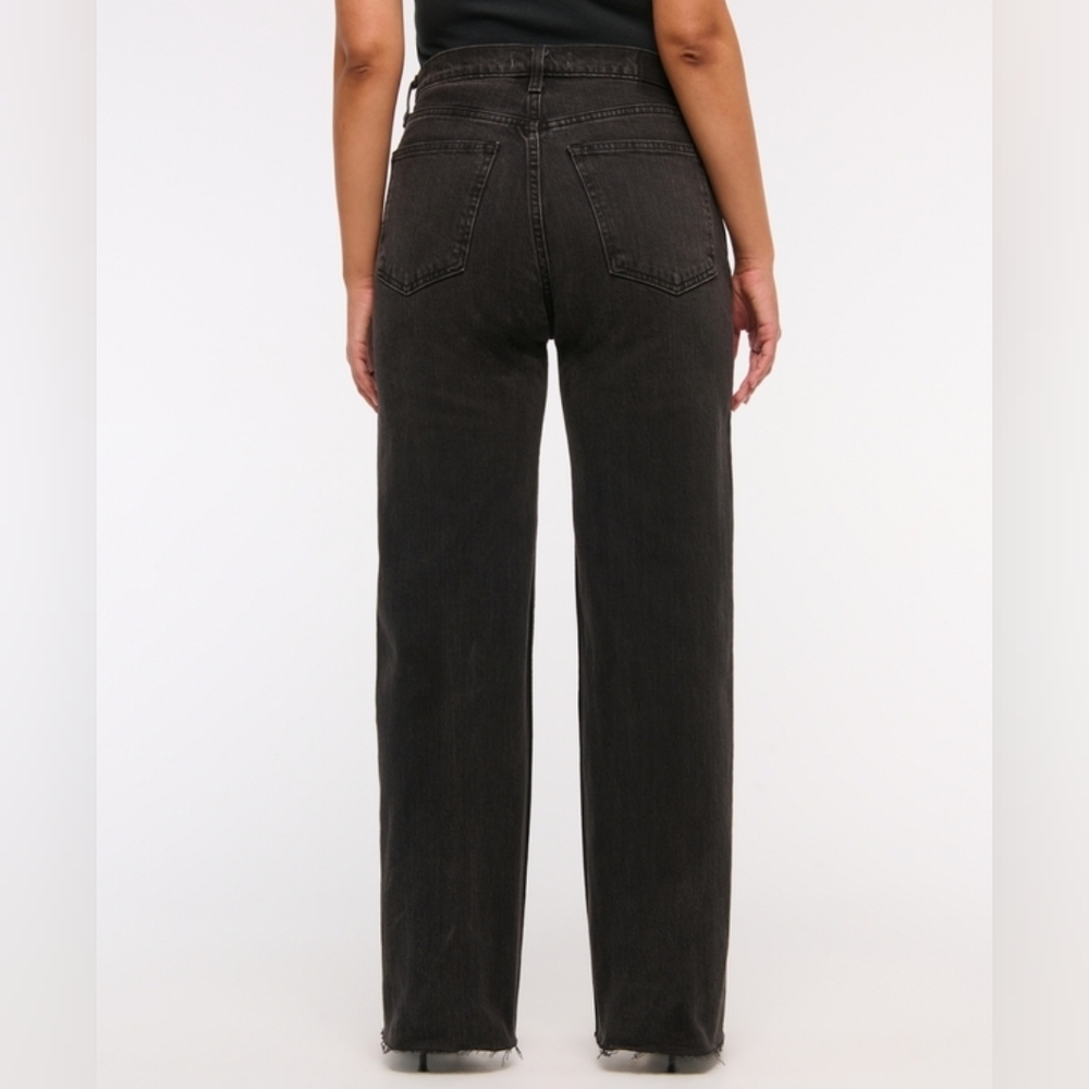 Abercrombie & Fitch Curve Love 90s Relaxed High Rise Jeans 27 / 4S